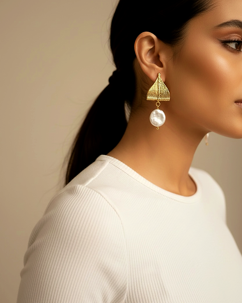 Alexandria Earrings - gold plated, detail view